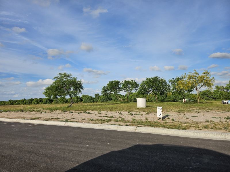 Photo of 1332 Giuseppe Verdi Ave for sale at Lago Bello