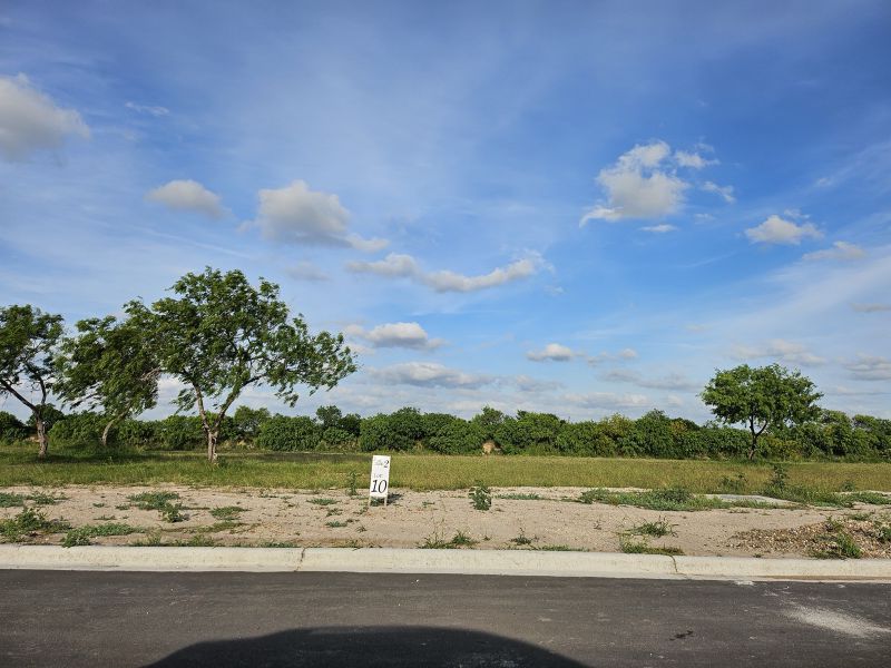 Photo of 1340 Giuseppe Verdi Ave for sale at Lago Bello