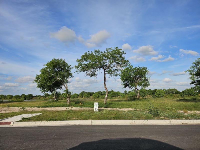Photo of 1360 Giuseppe Verdi Ave
